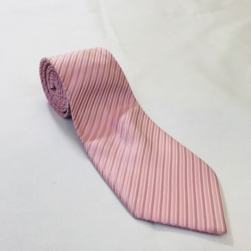 DONALD TRUMP SIGNATURE TIE PINK AND WHITE STRIPES